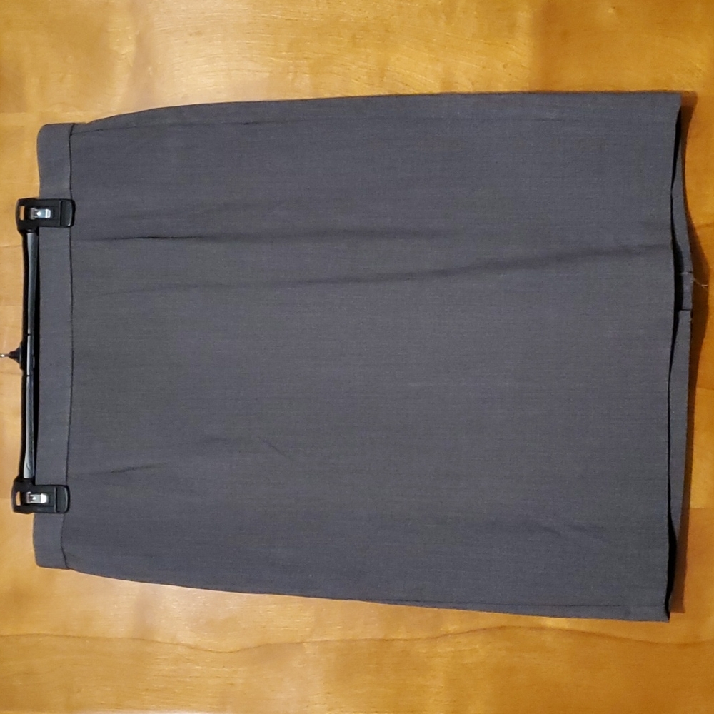 Gray pencil skirt